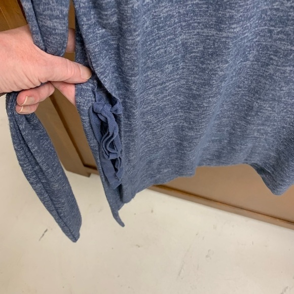 UGG tunic top sweater side slit w/ribbon close XS L26 in 19 in pit winter - Picture 9 of 10